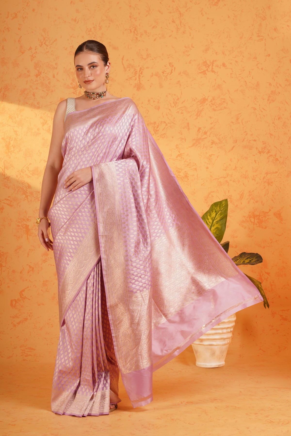 Pure Mango Silk Emerald Green Zari Saree - Handwoven Banarasi Cutwork With Sona Rupa Boota and  Satin Finish
