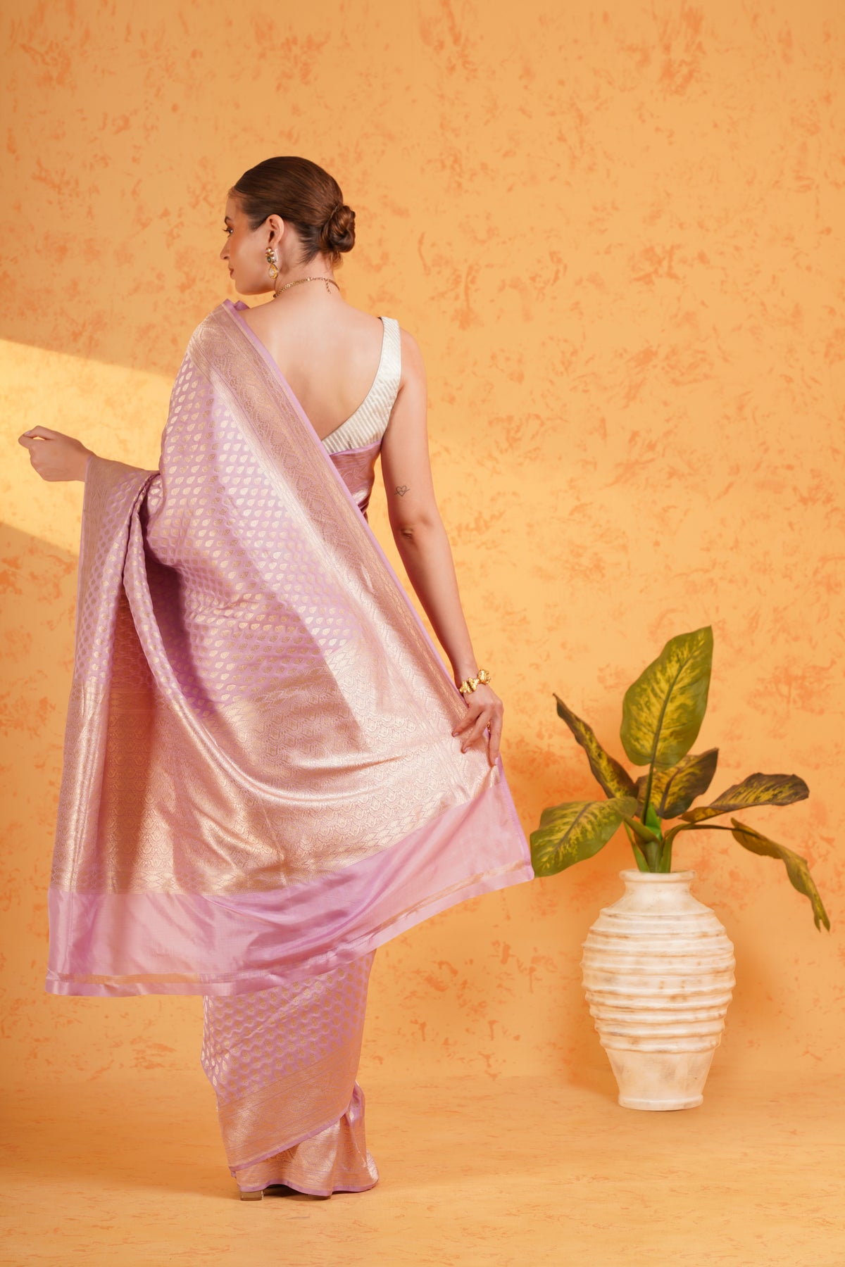 Pure Mango Silk Emerald Green Zari Saree - Handwoven Banarasi Cutwork With Sona Rupa Boota and  Satin Finish