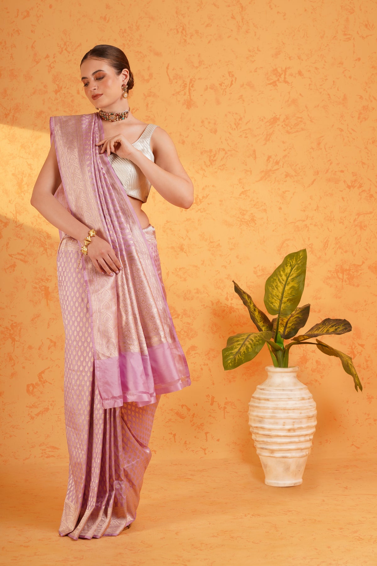 Pure Mango Silk Emerald Green Zari Saree - Handwoven Banarasi Cutwork With Sona Rupa Boota and  Satin Finish