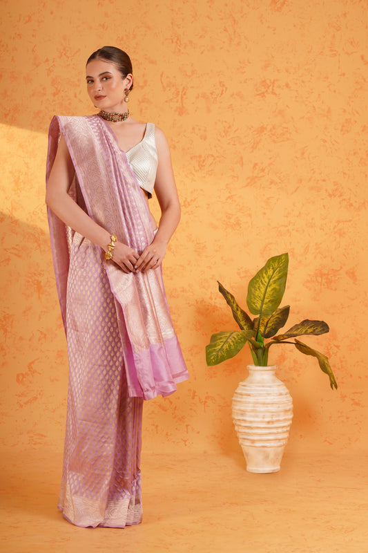 Pure Mango Silk Emerald Green Zari Saree - Handwoven Banarasi Cutwork With Sona Rupa Boota and  Satin Finish