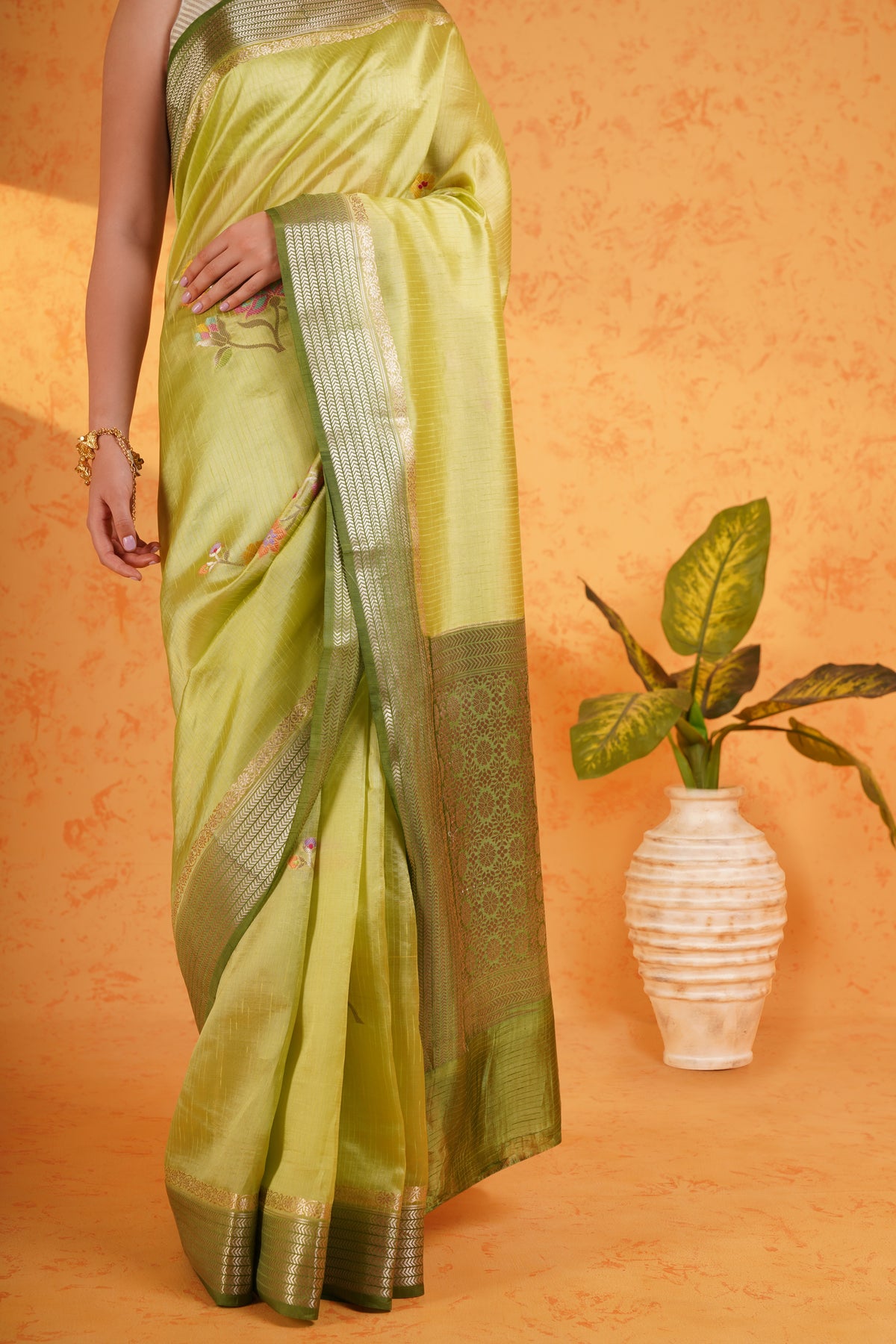 Pure Green Mango Silk Green Zari Saree – Handwoven Banarasi Cutwork Silk with Meenakari Booti & Zari Border